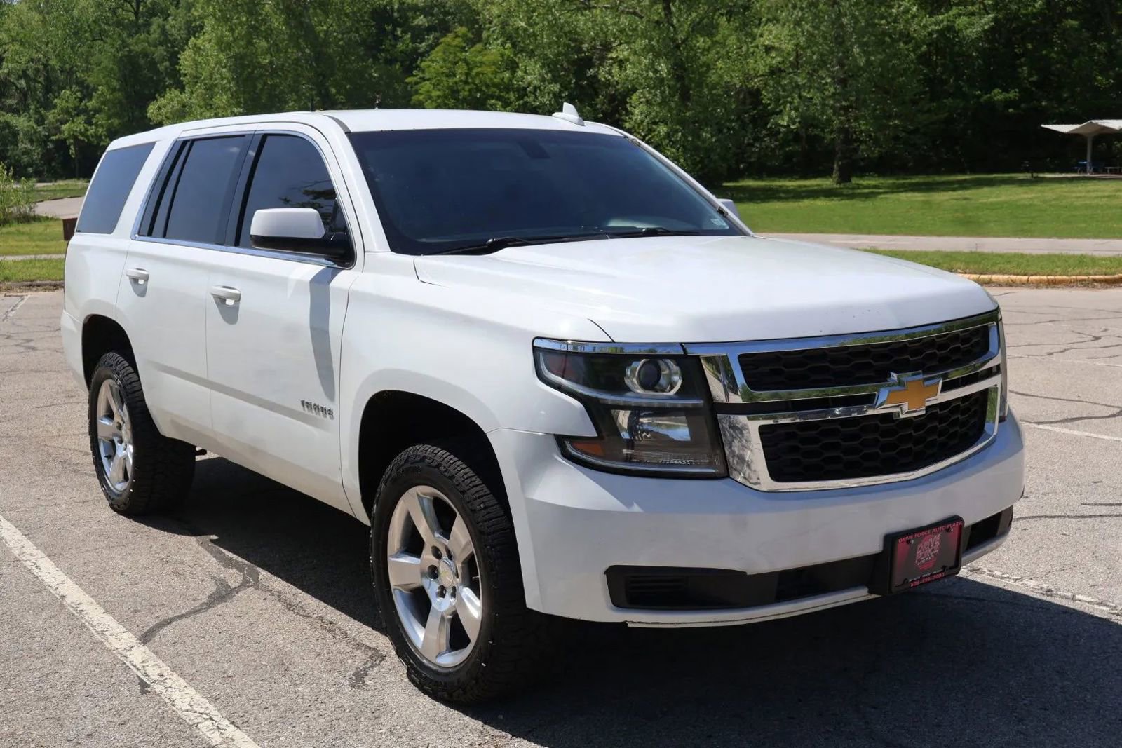 Used 2017 Chevrolet Tahoe LS w/ Skid Plate Package AWD/4WD image 3