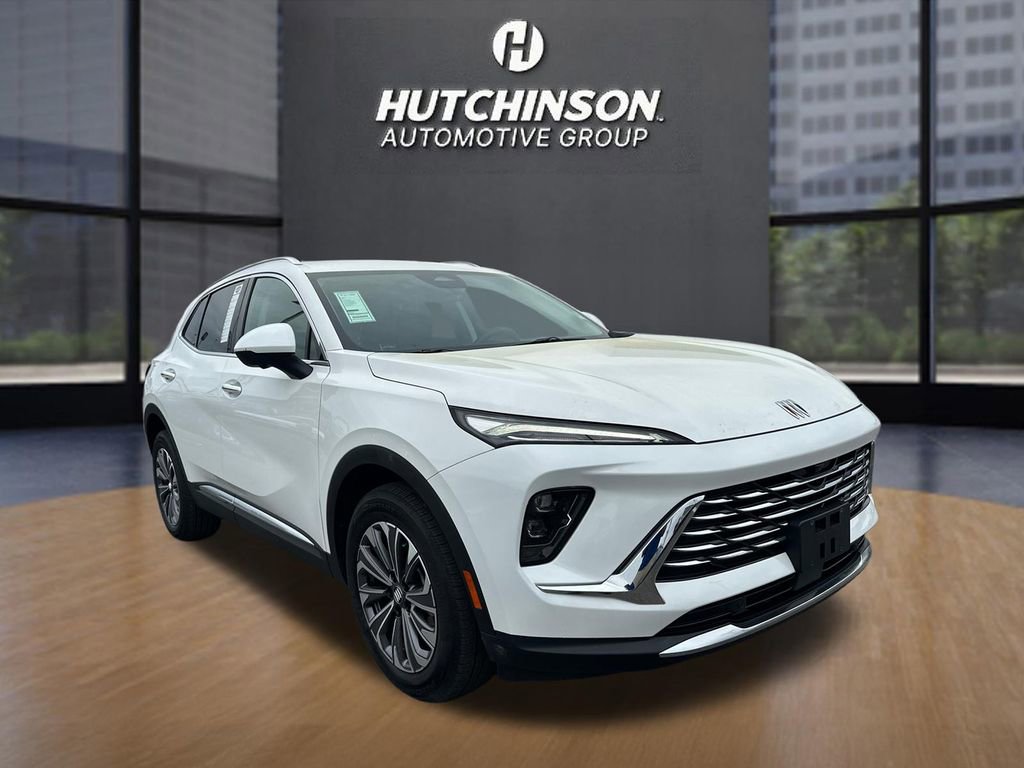 Certified 2025 Buick Envision Preferred image 1