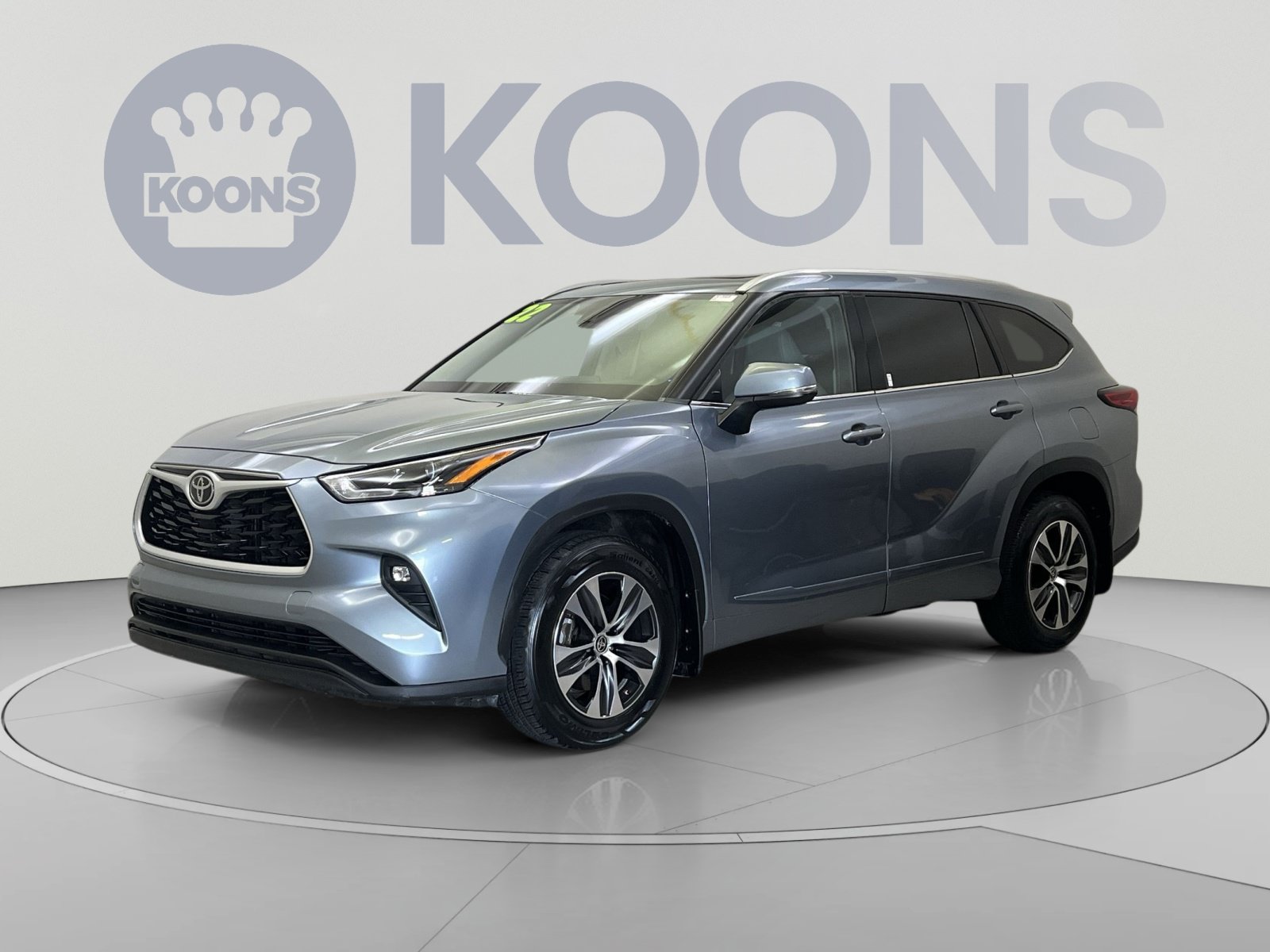 Used 2022 Toyota Highlander XLE FWD image 4