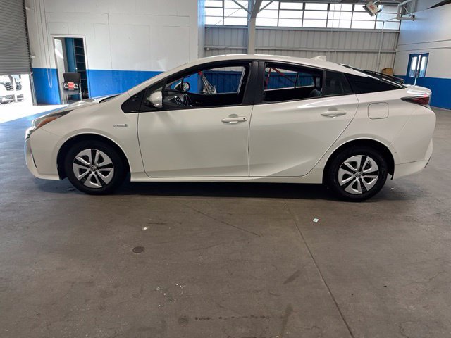 Used 2017 Toyota Prius Four FWD image 6