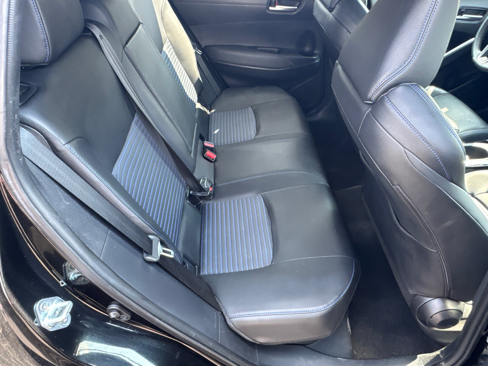 Used 2024 Toyota Corolla Cross AWD Hybrid image 17