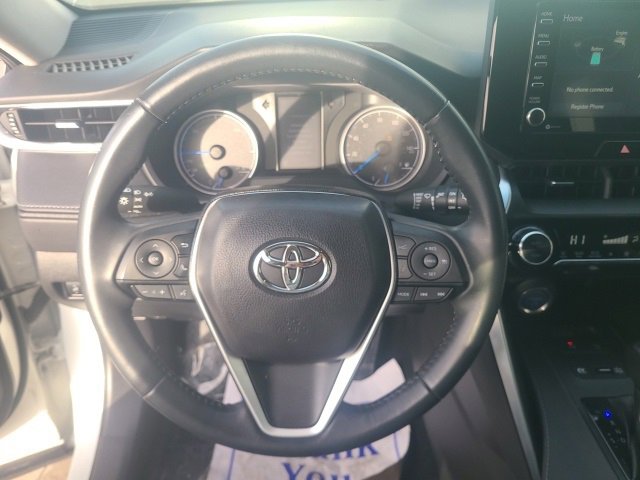 Used 2022 Toyota Venza LE image 19