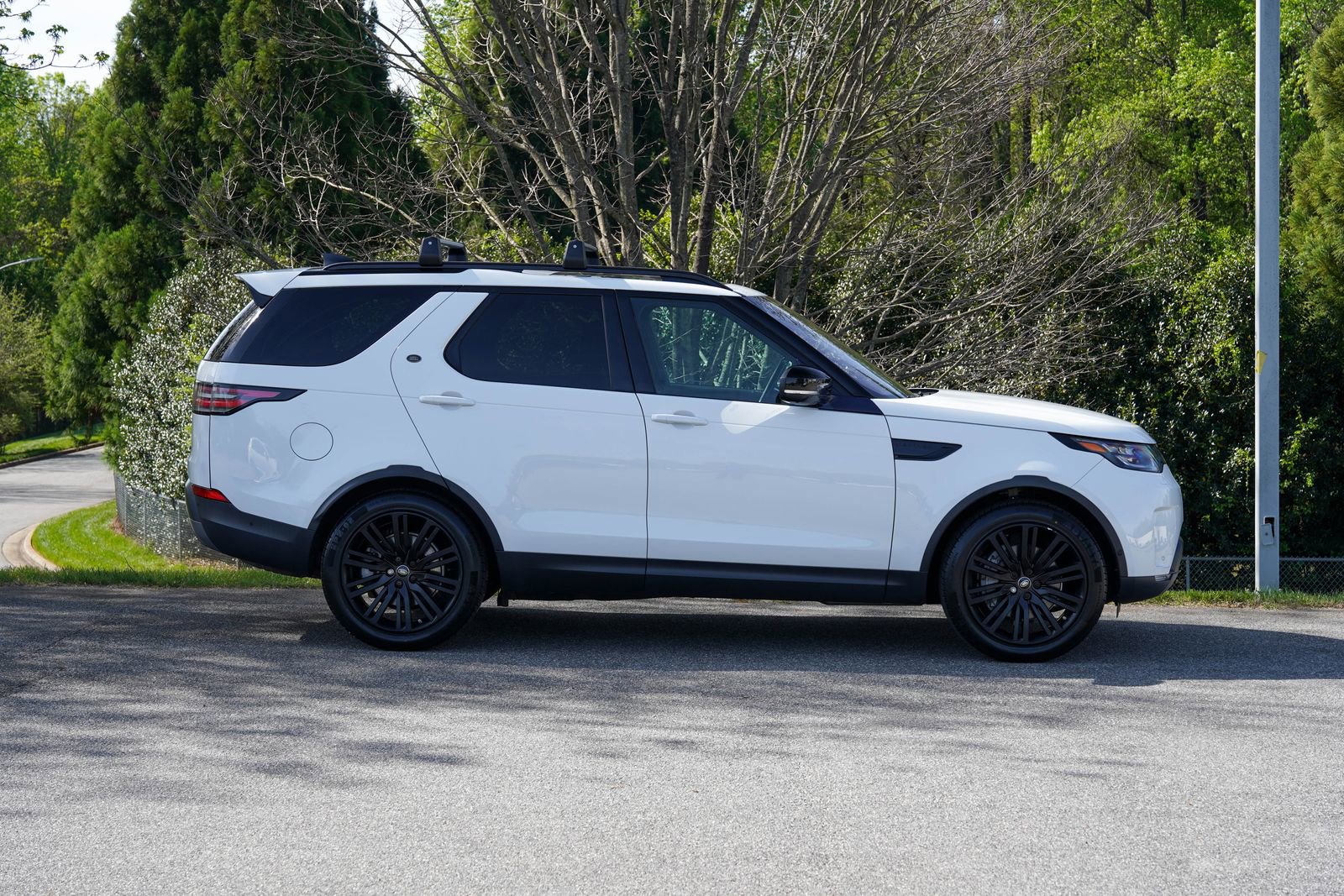 Used 2018 Land Rover Discovery HSE Luxury image 8