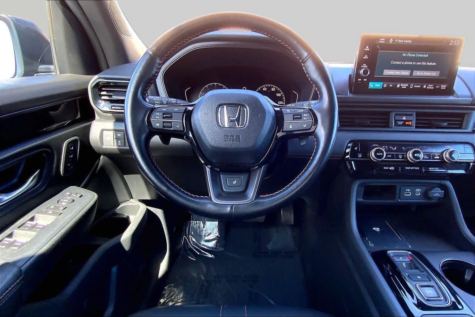 Used 2025 Honda Pilot TrailSport image 5
