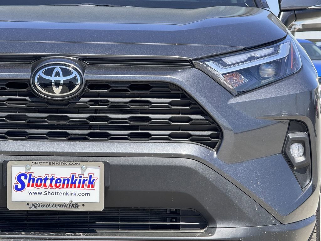 Used 2025 Toyota RAV4 XLE Premium FWD image 8