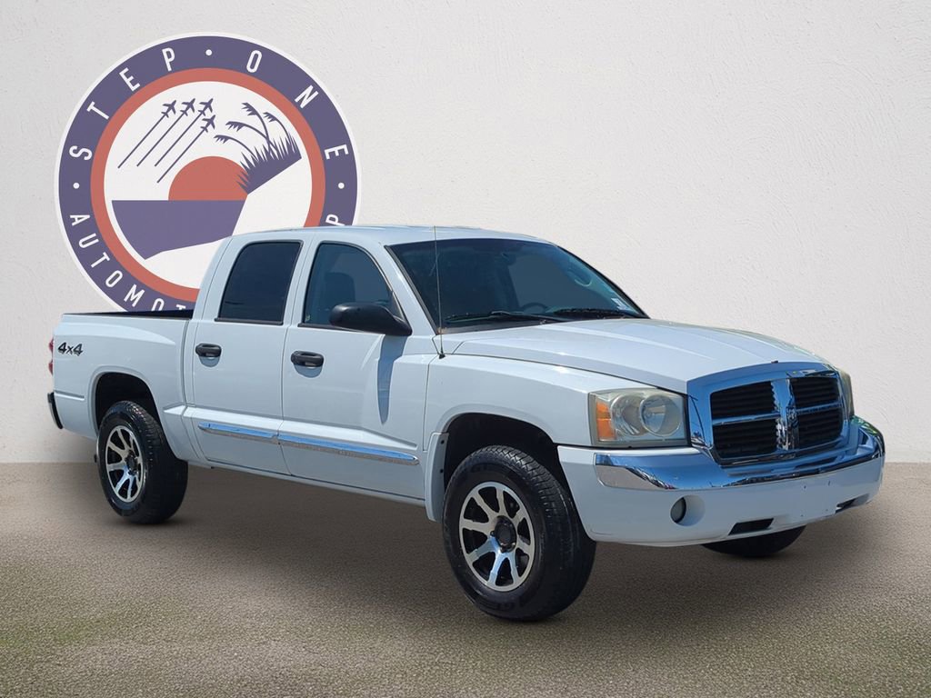 Used 2005 Dodge Dakota Laramie AWD/4WD image 2