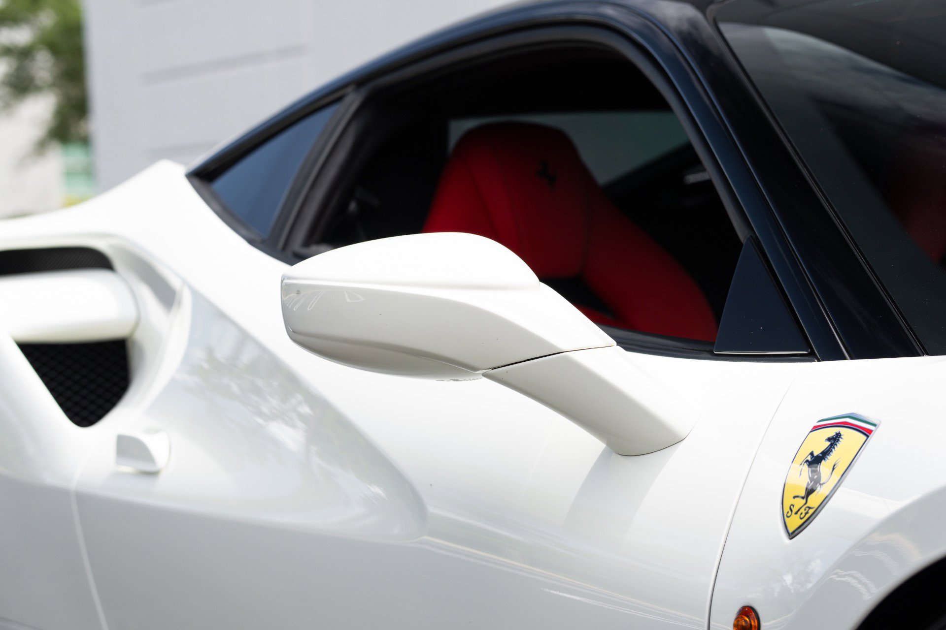 Used 2016 Ferrari 488 GTB RWD image 10