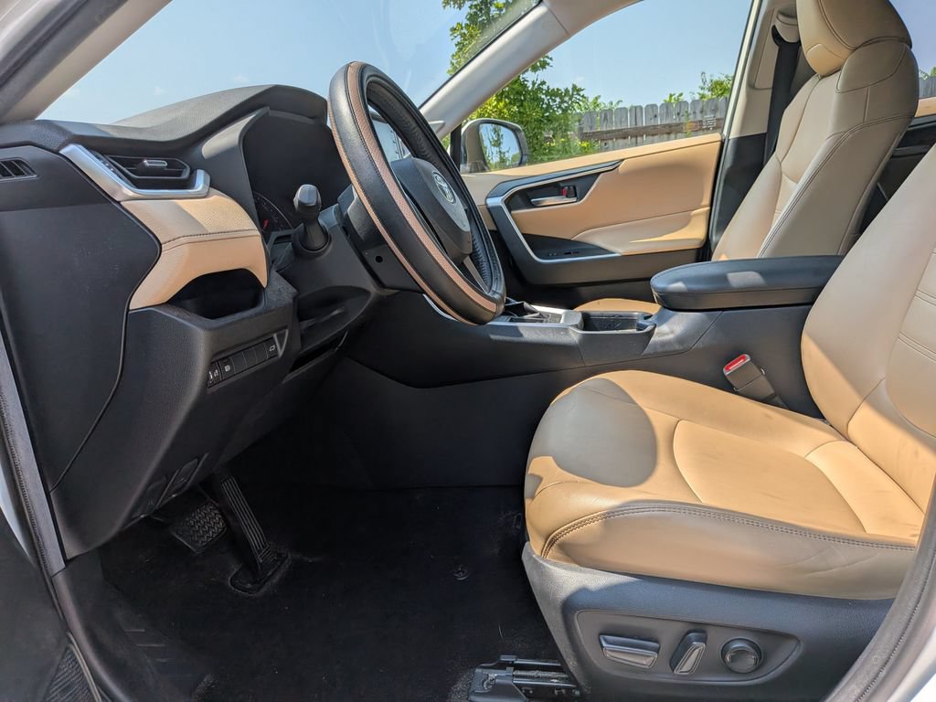 Used 2019 Toyota RAV4 XLE Premium w/ Advanced Technology Package FWD image 9
