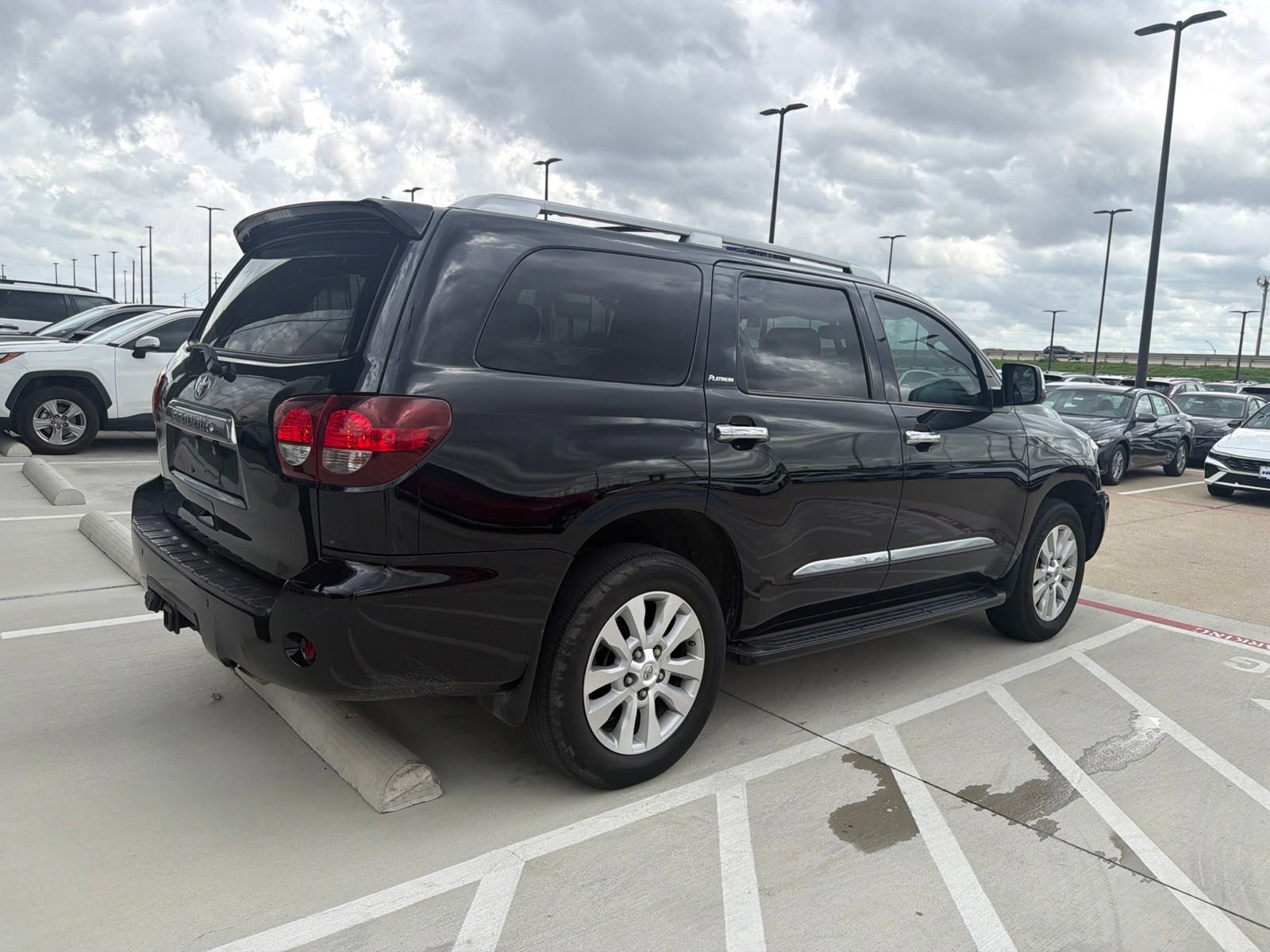 Used 2019 Toyota Sequoia Platinum RWD image 5