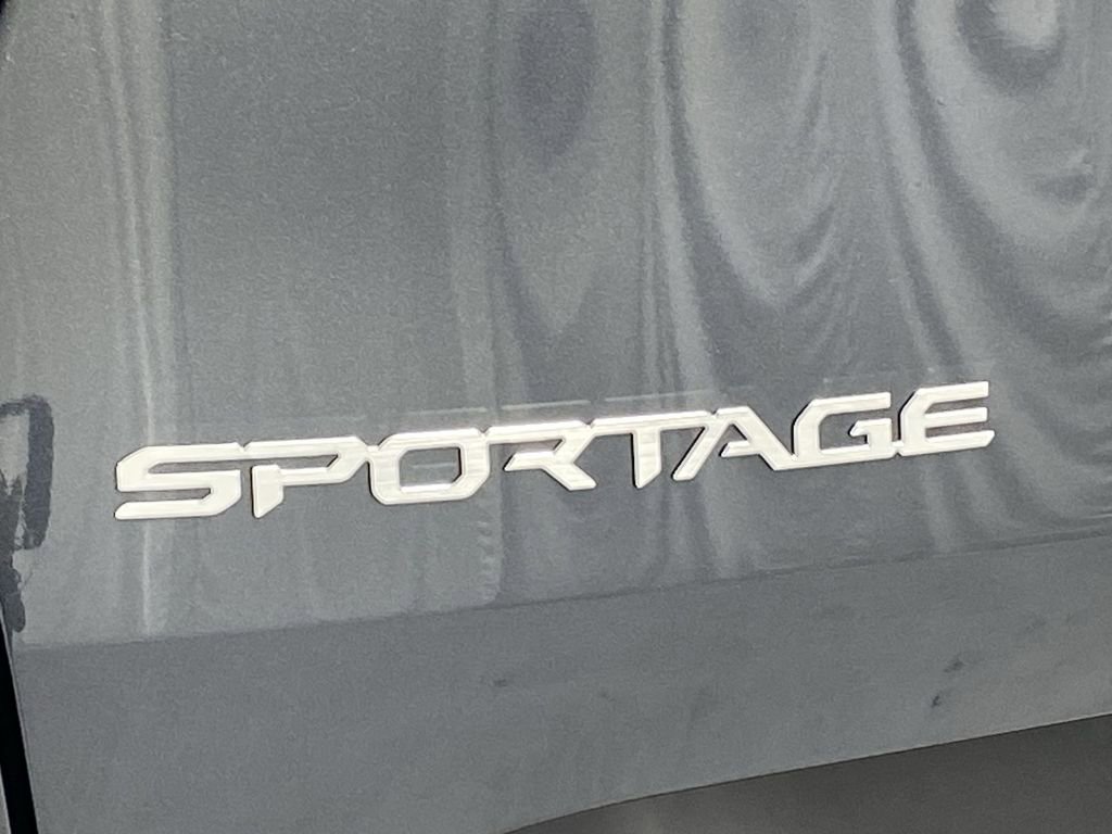 Used 2024 Kia Sportage LX image 28