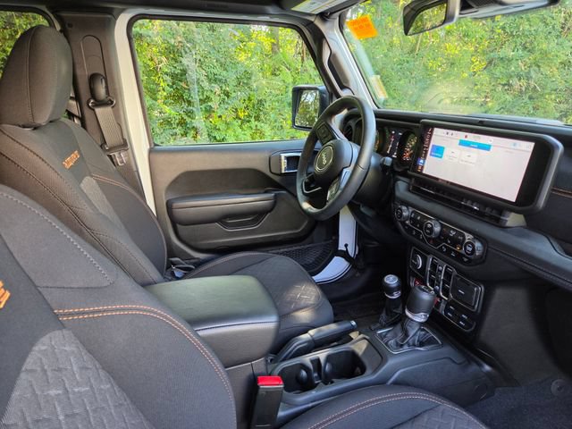 Used 2024 Jeep Gladiator Mojave w/ Technology Group AWD/4WD image 26