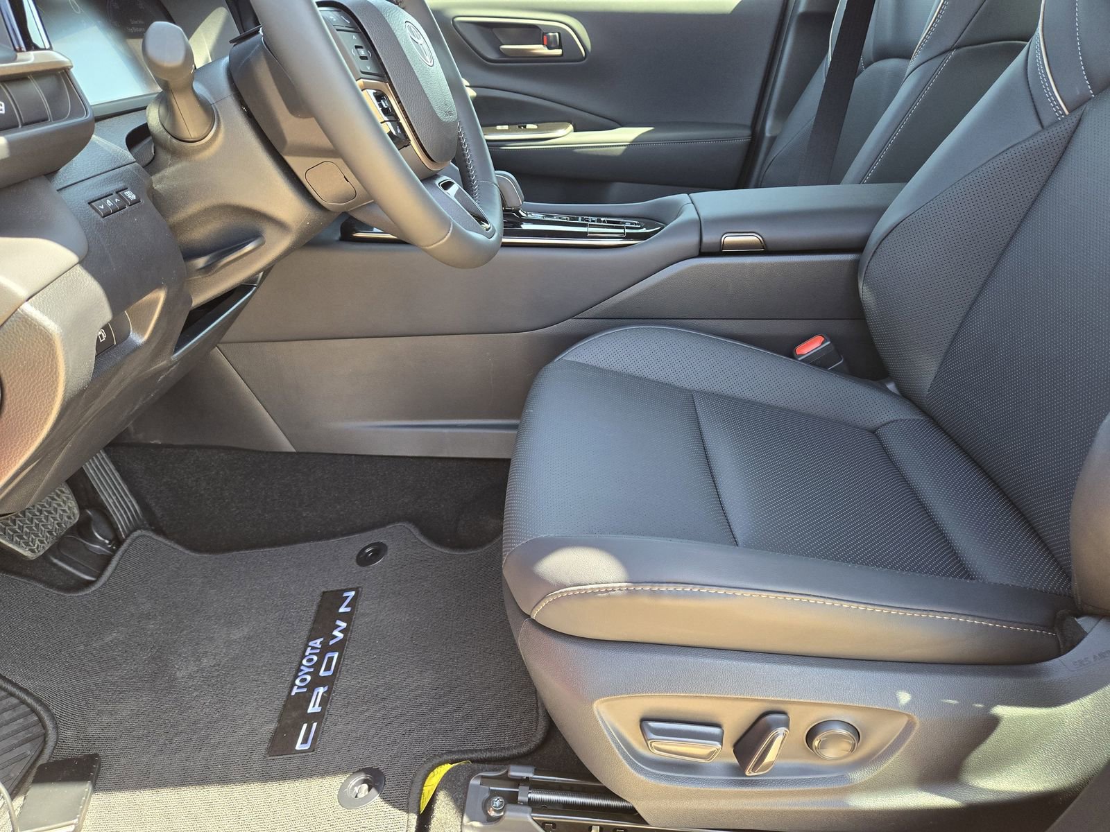 New 2026 Toyota Crown XLE image 12