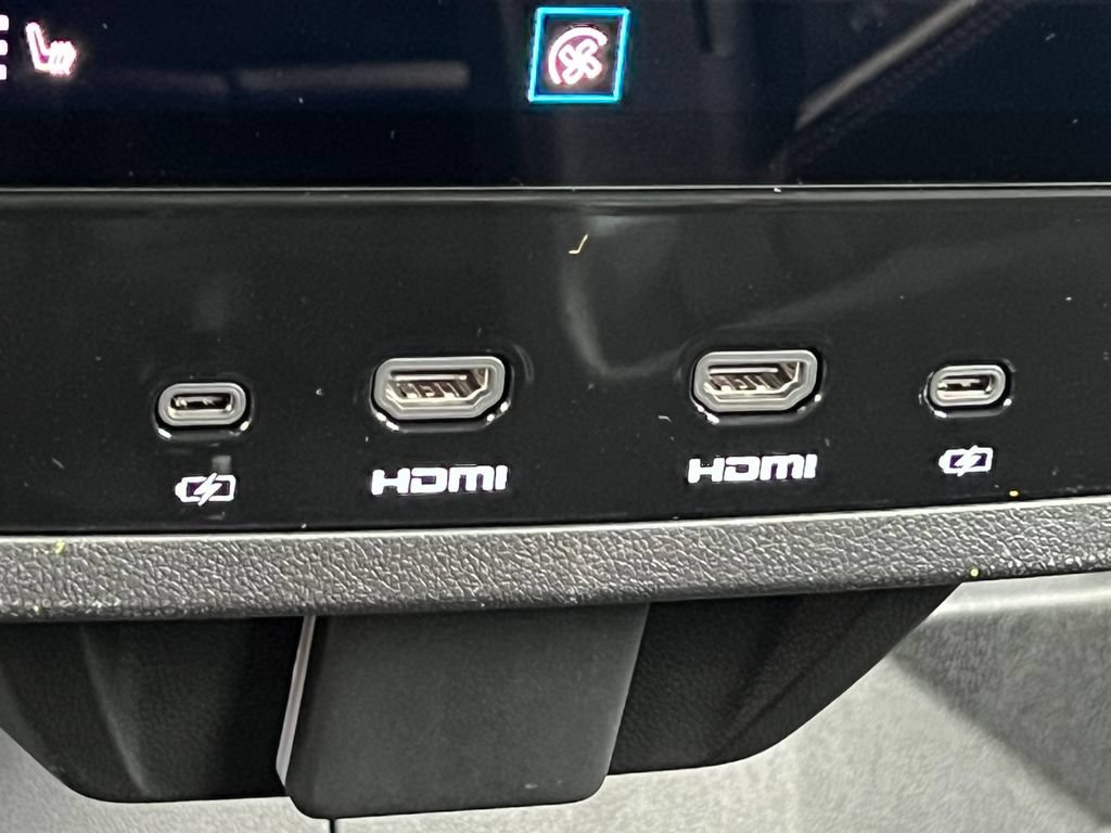 New 2026 GMC Yukon XL AT4 Ultimate w/ LPO, Illumination Package AWD/4WD image 45