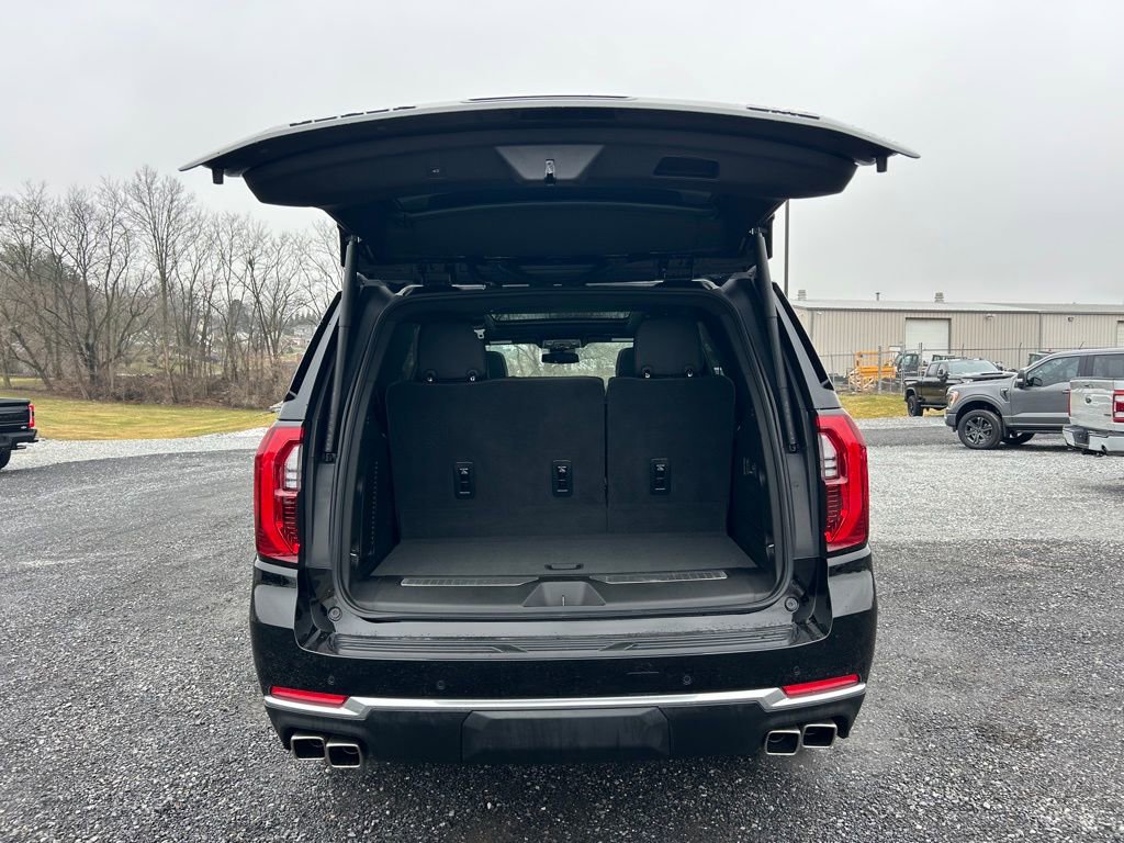 Used 2025 GMC Yukon Denali w/ Sun & Power Step Package image 20