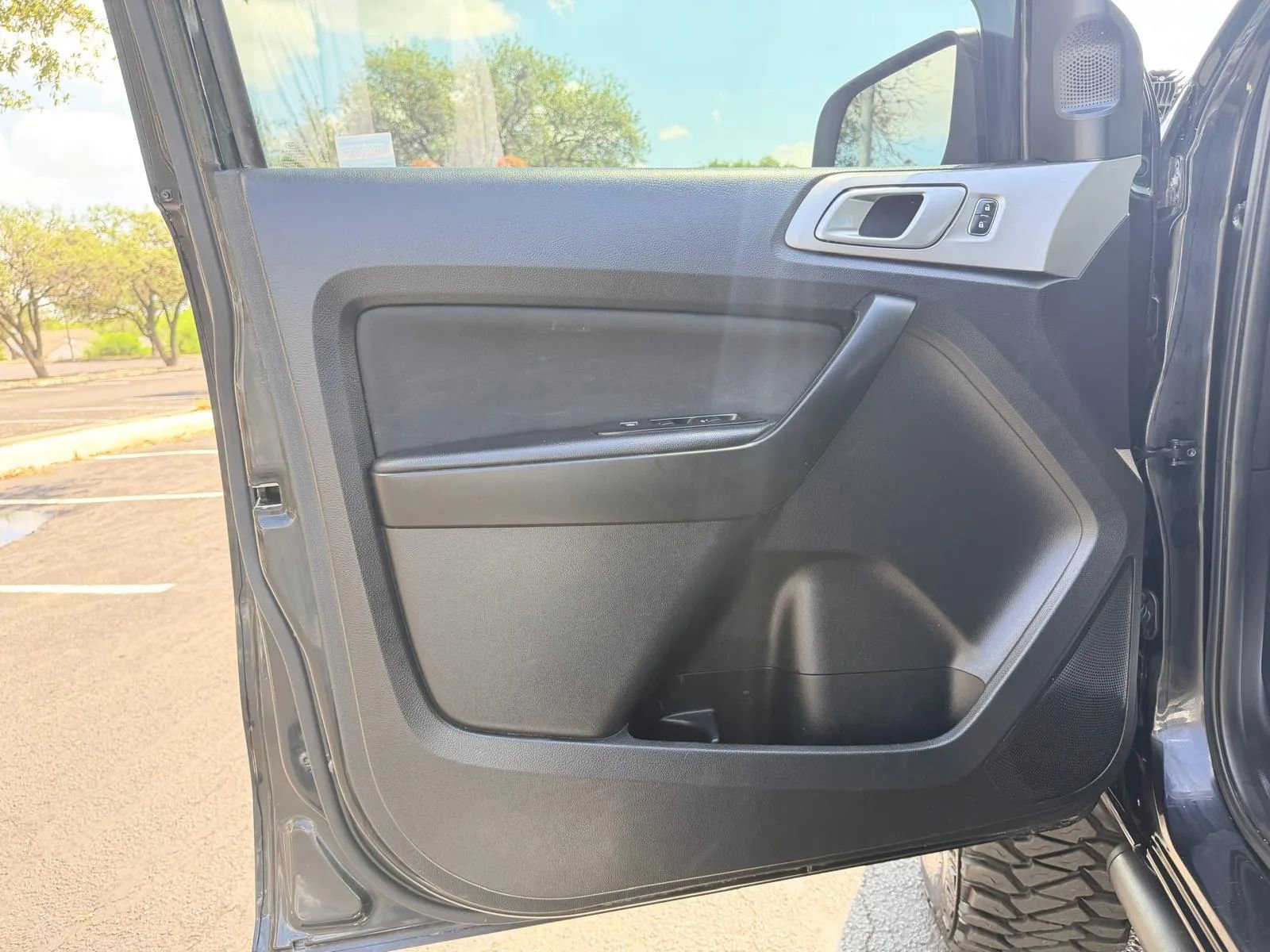 Used 2019 Ford Ranger XLT w/ Equipment Group 302A Luxury AWD/4WD image 17