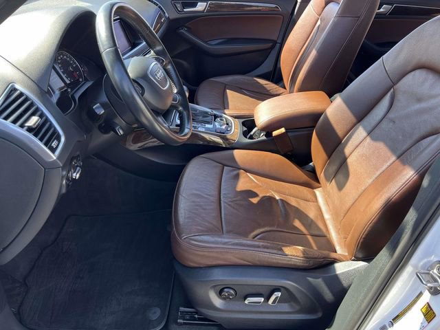 Used 2017 Audi Q5 2.0T Premium Plus w/ Technology Package image 24