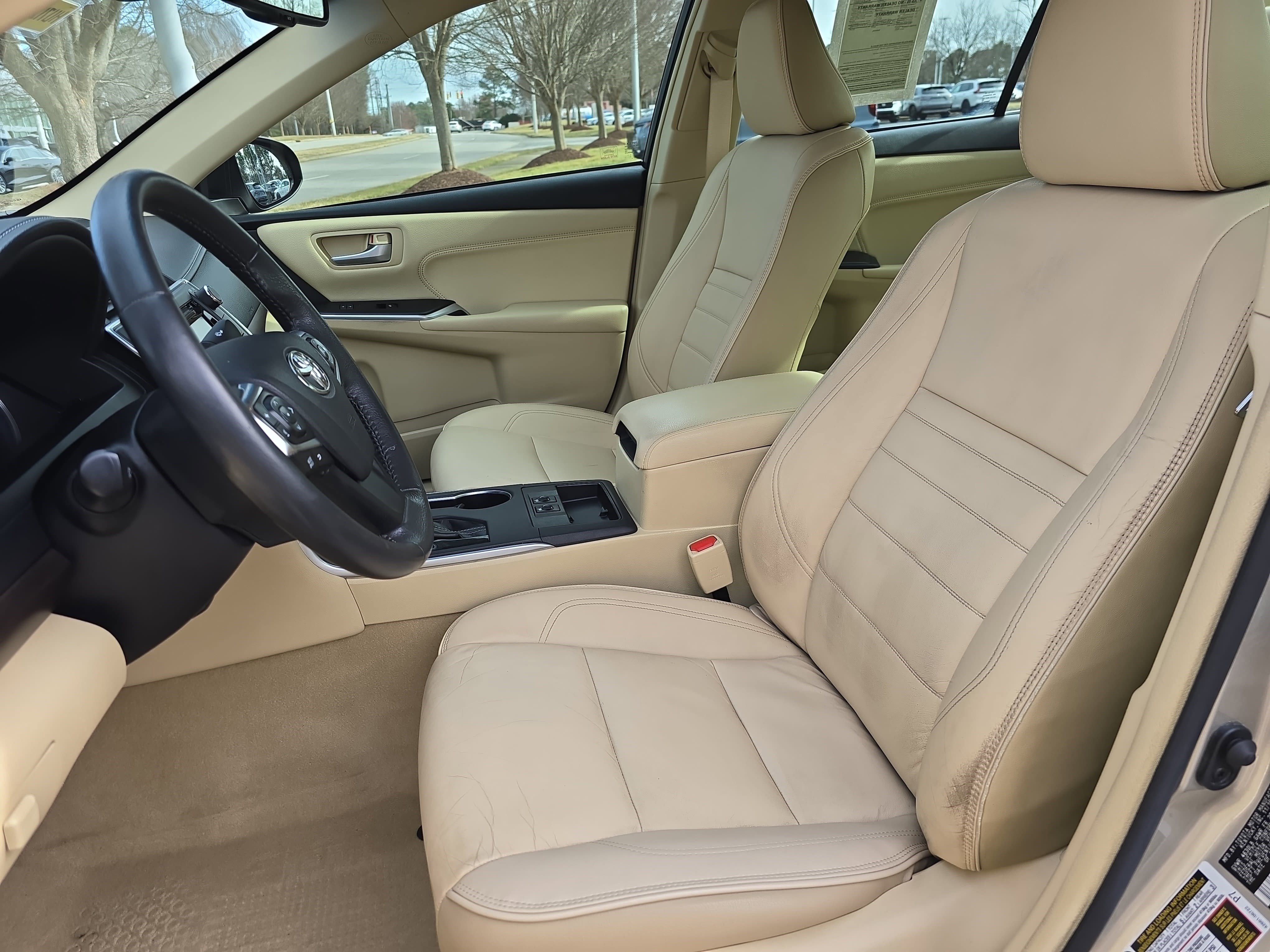 Used 2017 Toyota Camry XLE w/ Moonroof Package image 15