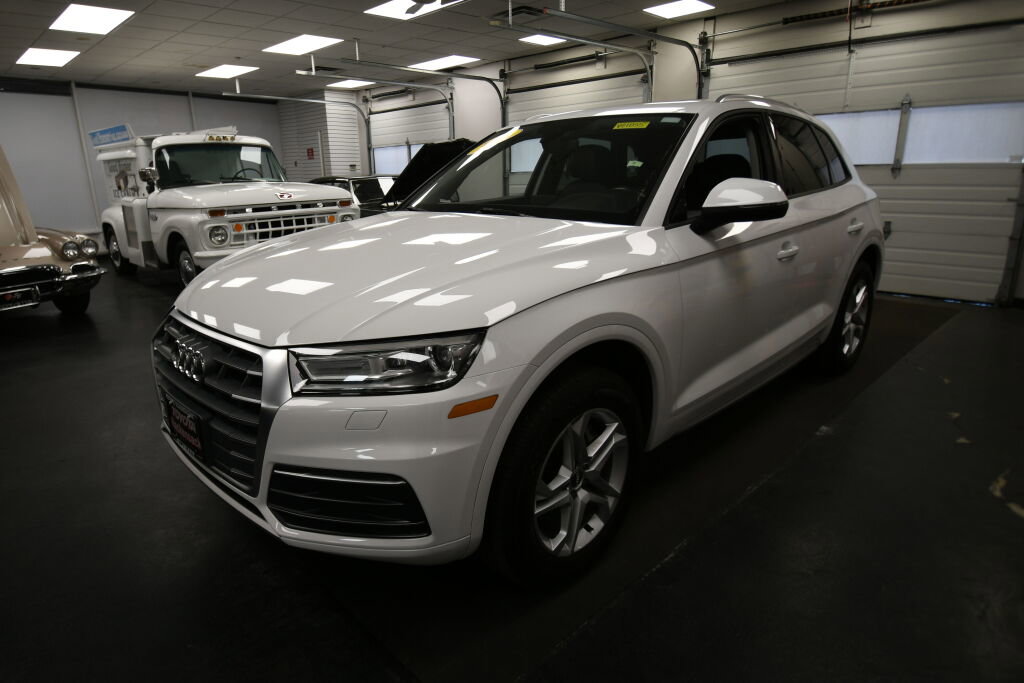 Used 2018 Audi Q5 2.0T Premium w/ Convenience Package AWD/4WD image 2