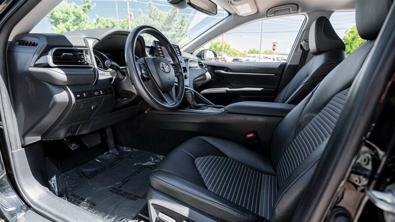 Used 2022 Toyota Camry SE w/ Convenience Package FWD image 14