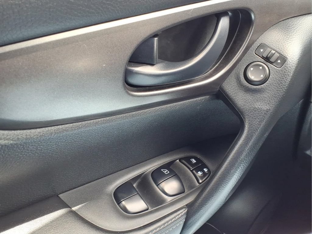 Used 2021 Nissan Rogue Sport S FWD image 26