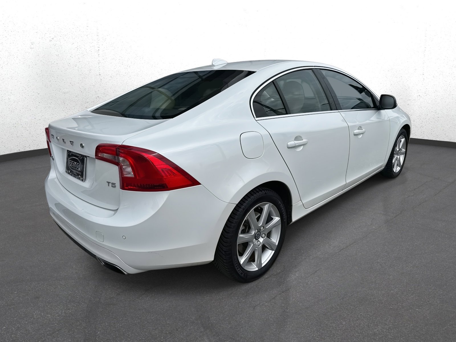 Used 2016 Volvo S60 T5 Premier w/ Convenience Package image 3