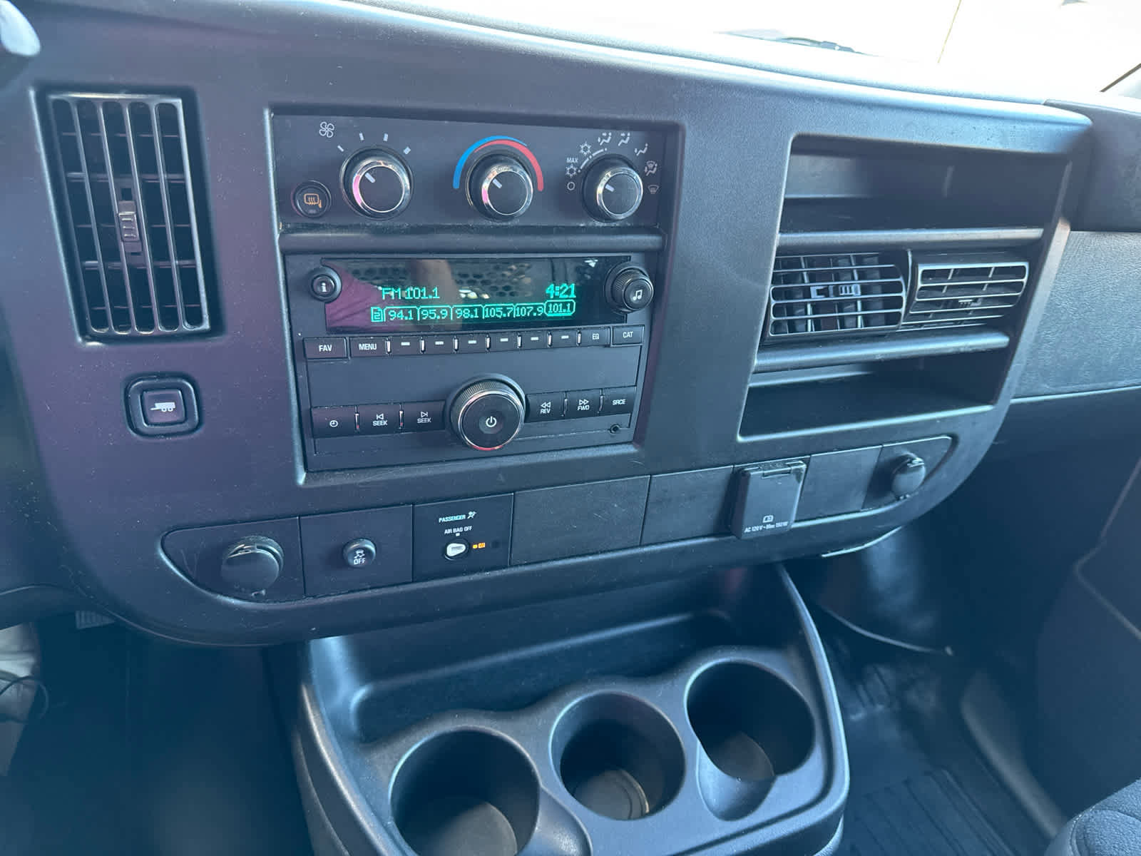 Used 2024 GMC Savana 2500 w/ Driver Convenience Package image 23