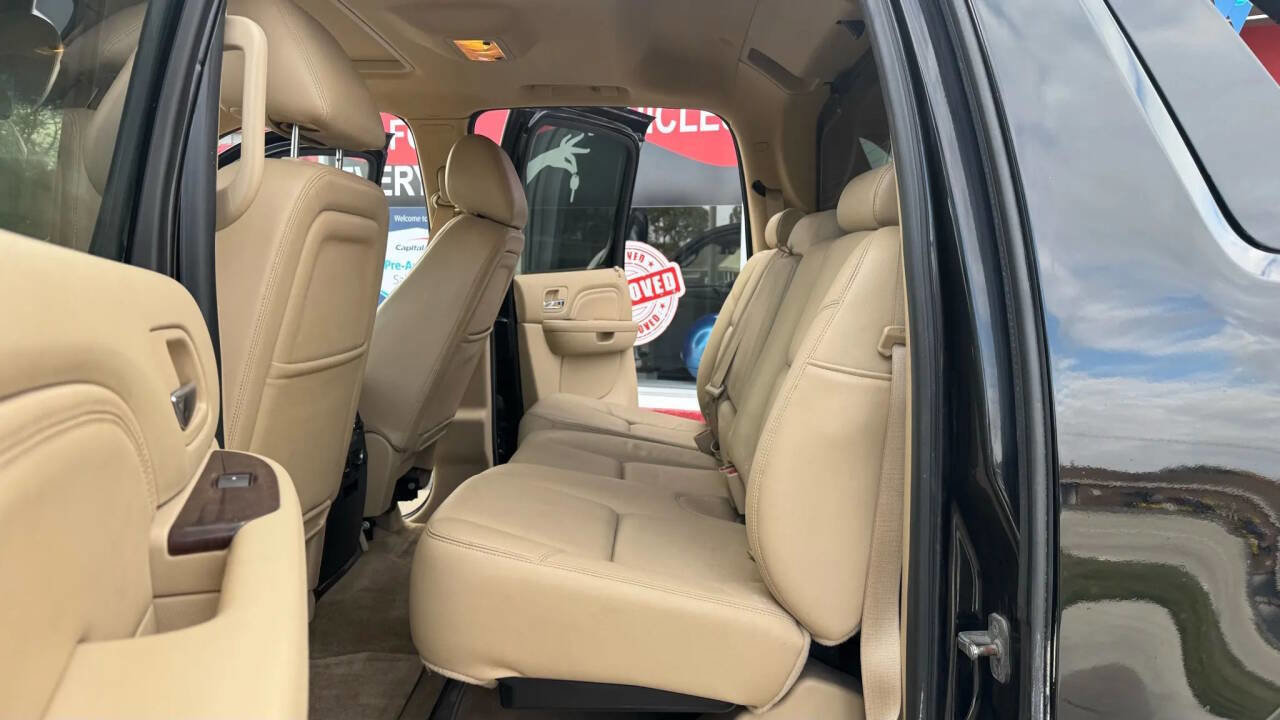 Used 2012 Cadillac Escalade EXT Luxury image 18