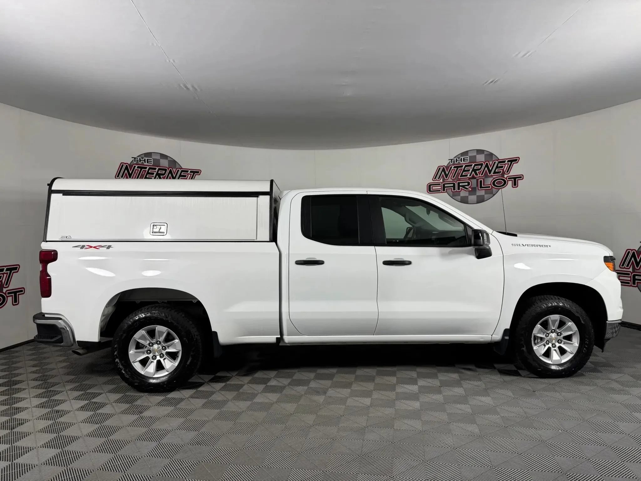 Used 2025 Chevrolet Silverado 1500 W/T w/ WT Safety Package AWD/4WD image 8