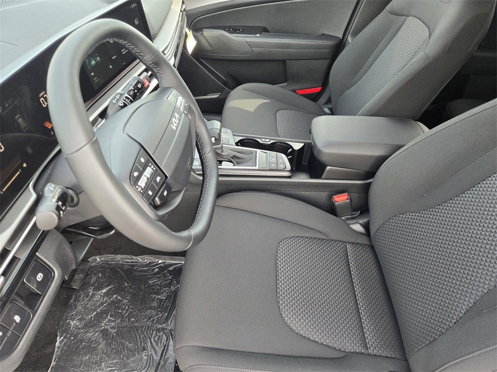 New 2026 Kia Sportage LX image 9