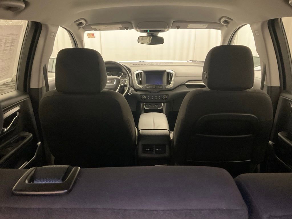 Used 2024 GMC Terrain SLE image 25