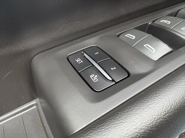 Used 2023 Chevrolet Tahoe Premier w/ Advanced Technology Package image 27