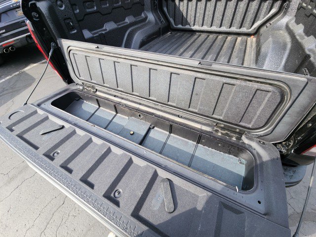 Used 2025 Chevrolet Colorado Z71 w/ Technology Package image 19