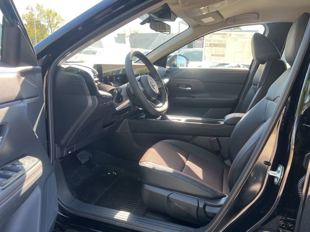 New 2025 Nissan Kicks SR AWD/4WD image 20