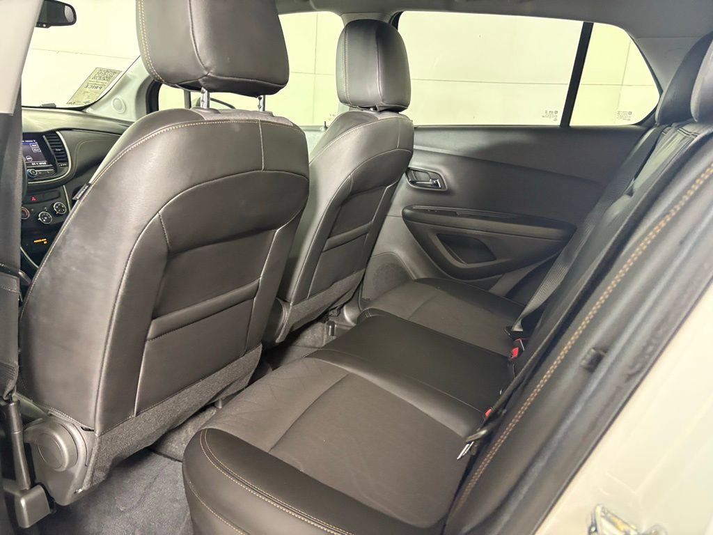 Used 2022 Chevrolet Trax LT w/ LT Convenience Package image 39