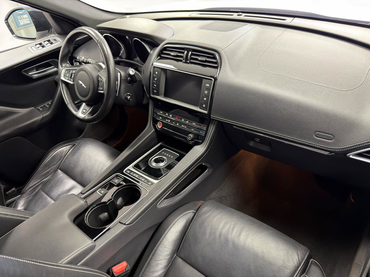 Used 2017 Jaguar F-PACE S AWD/4WD image 26