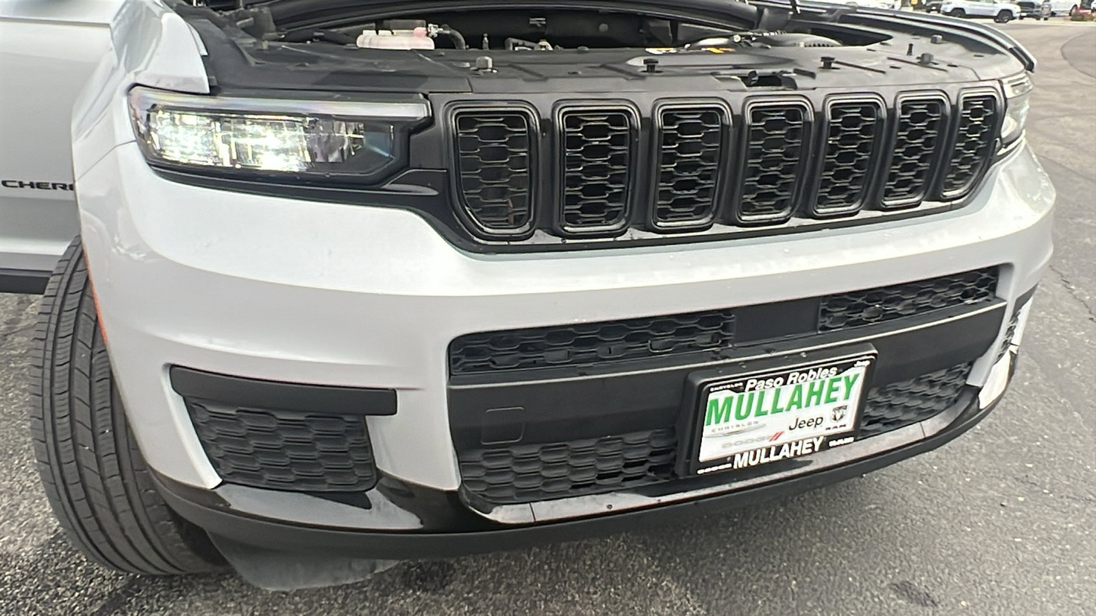 Used 2024 Jeep Grand Cherokee L Laredo image 11