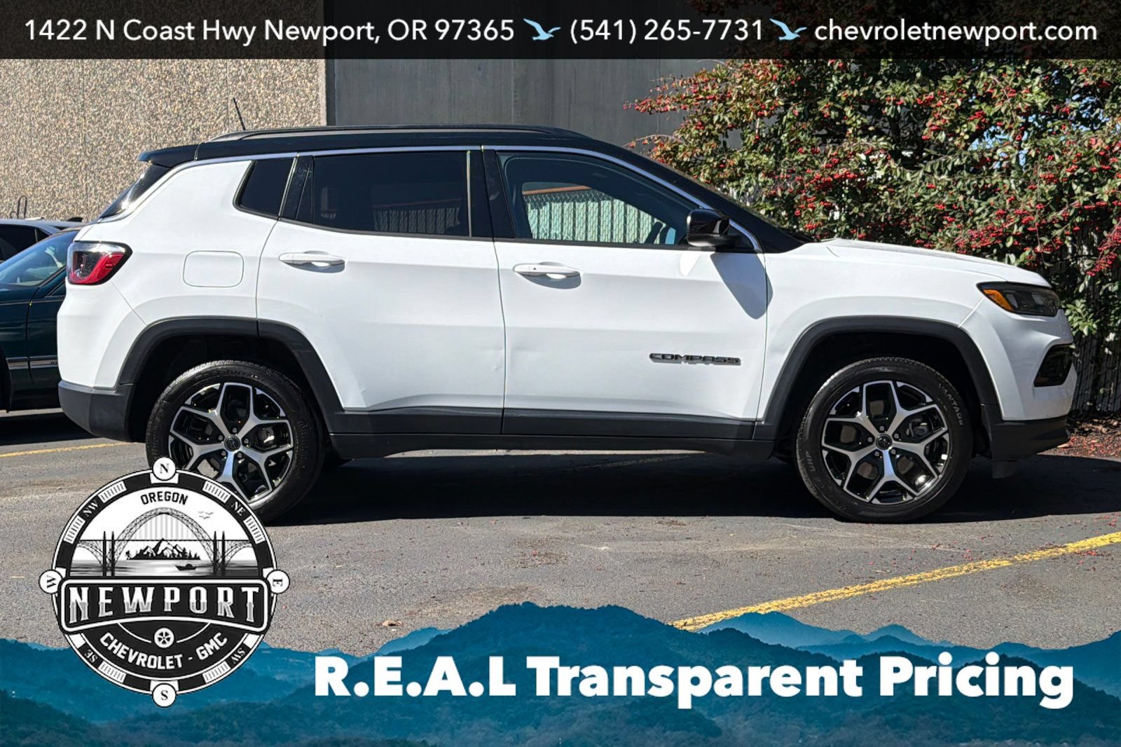 Used 2025 Jeep Compass Limited AWD/4WD image 3