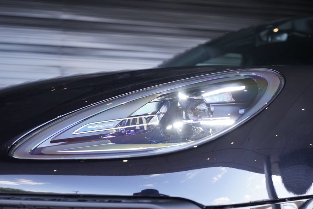 New 2026 Porsche Macan S AWD/4WD image 2