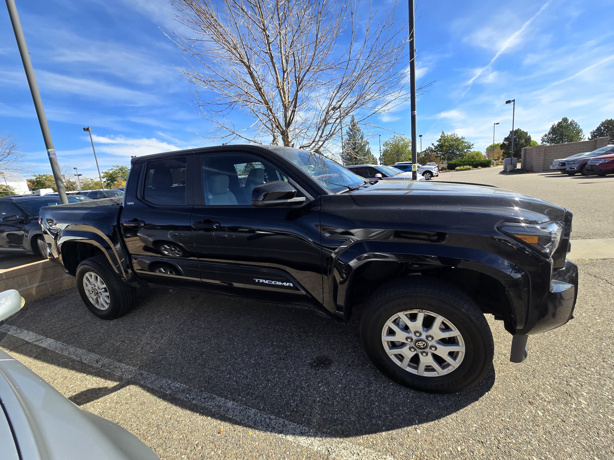 Used 2024 Toyota Tacoma SR5 AWD/4WD image 7