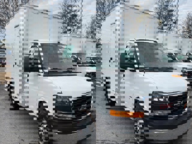 New 2024 GMC Savana 3500 w/ Power Convenience Package