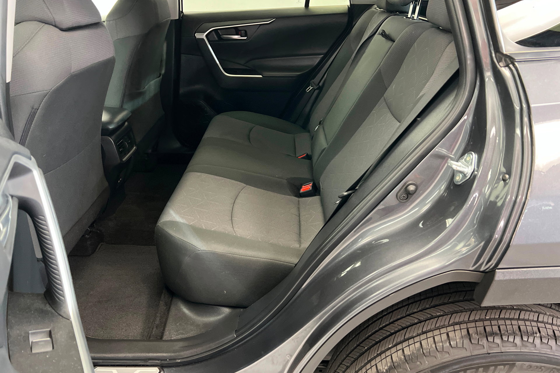 Used 2024 Toyota RAV4 XLE AWD/4WD image 22
