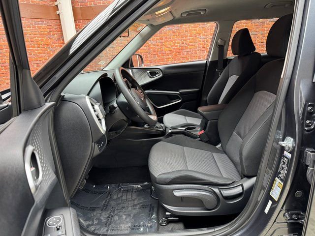 Used 2023 Kia Soul LX w/ LX Technology Package image 23