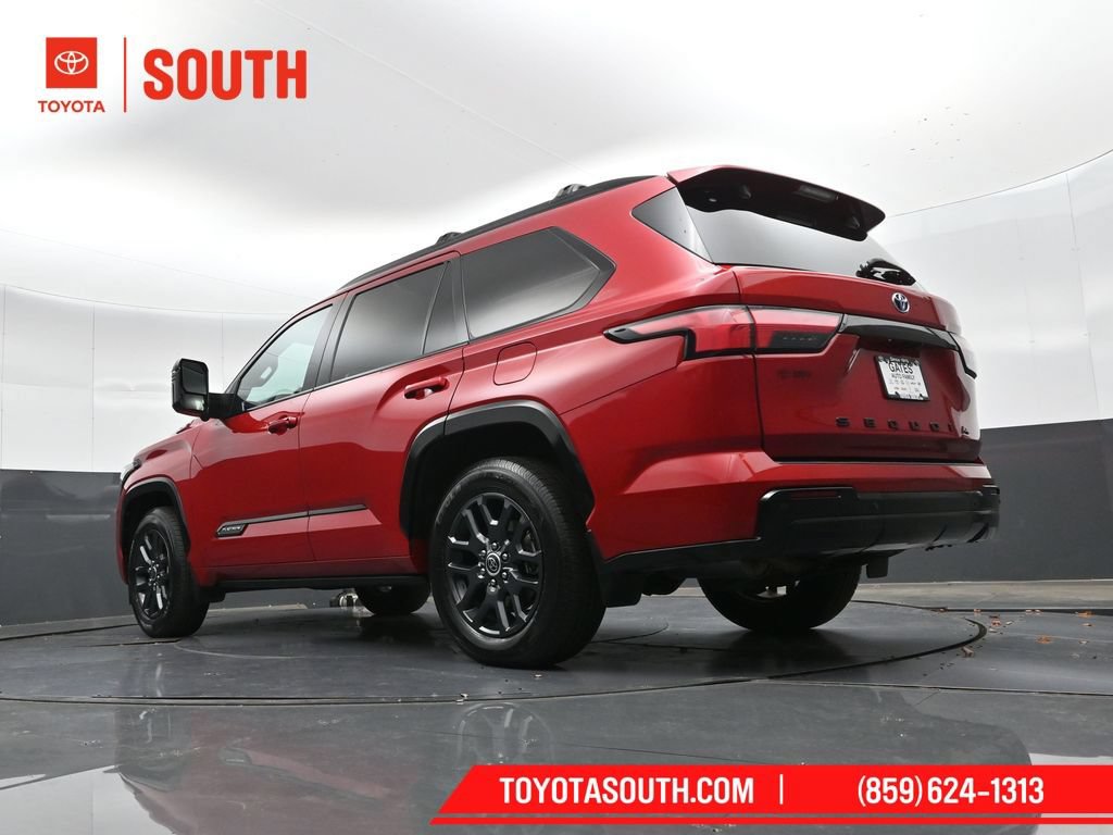 Used 2023 Toyota Sequoia Platinum AWD/4WD image 40