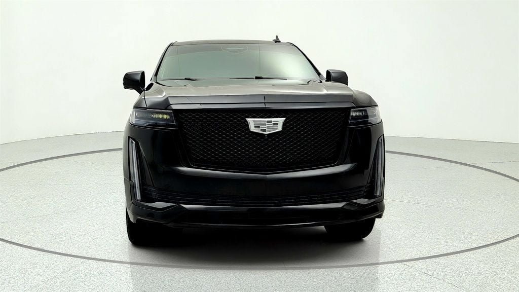 Used 2024 Cadillac Escalade Sport Platinum w/ LPO, ONYX Package AWD/4WD image 2