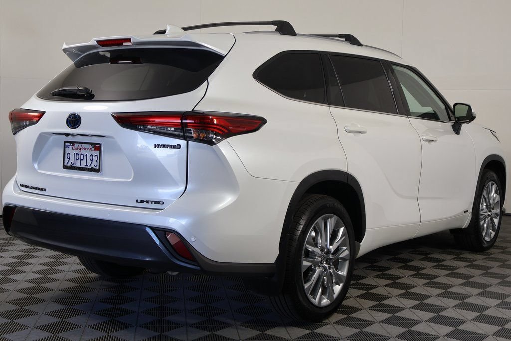 Used 2023 Toyota Highlander Limited AWD/4WD image 4