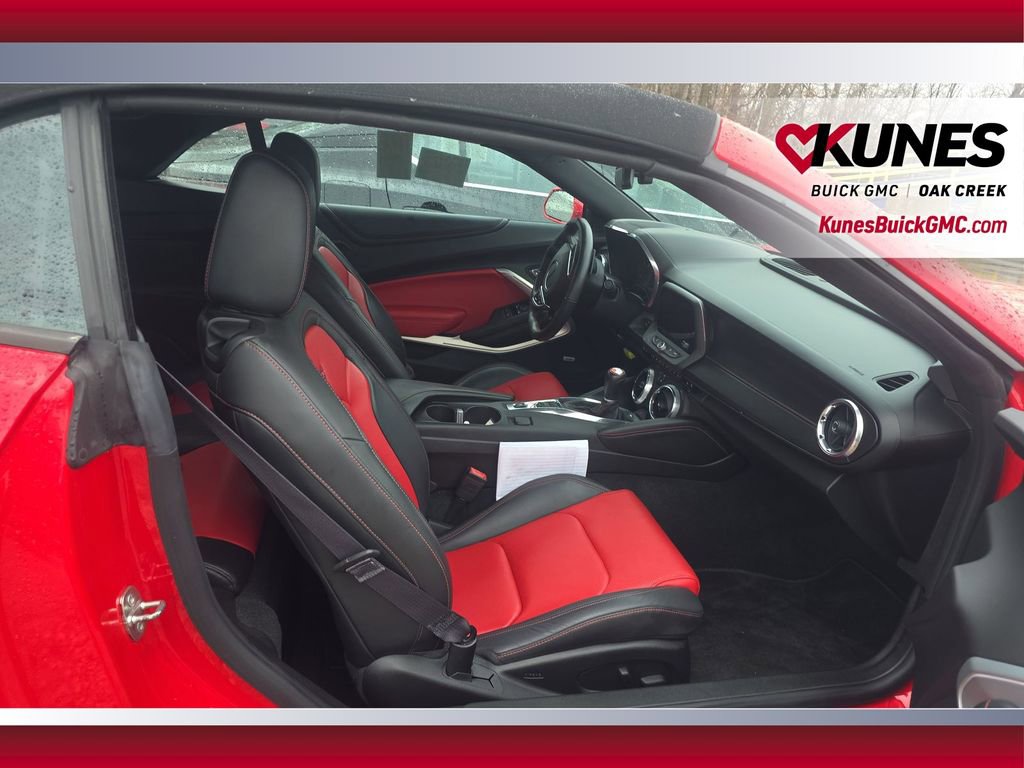 Used 2017 Chevrolet Camaro SS image 9