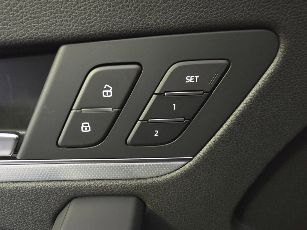 Certified 2025 Audi Q5 2.0T Premium Plus w/ Premium Plus Package image 9