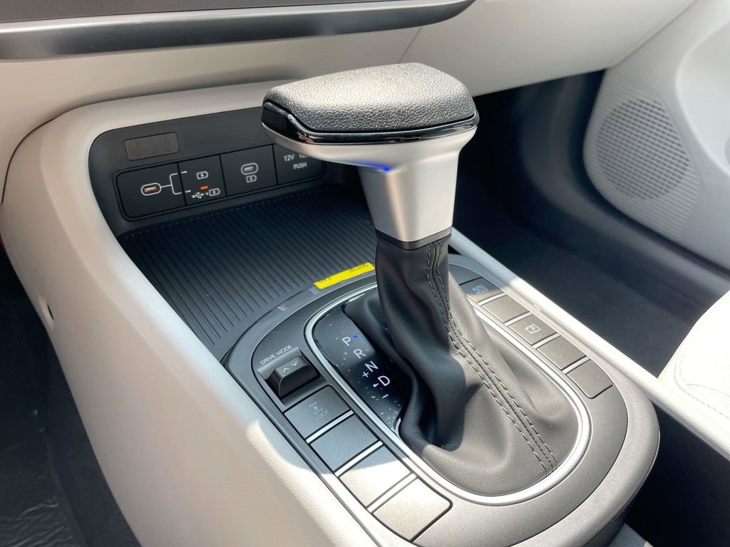 Certified 2026 Hyundai Kona SE AWD/4WD image 46