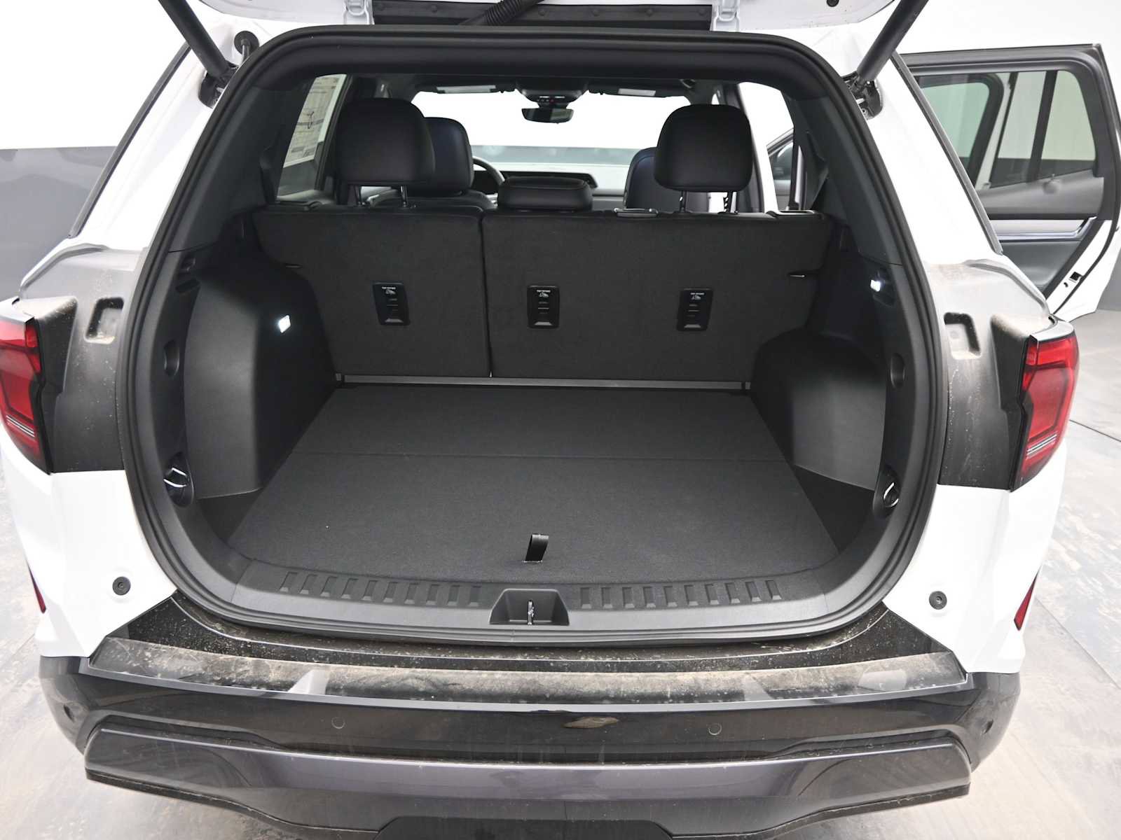 New 2026 GMC Terrain AT4 w/ Convenience Package III AWD/4WD image 11