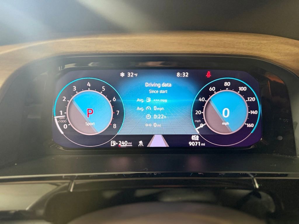 Used 2025 Volkswagen Atlas SE image 21